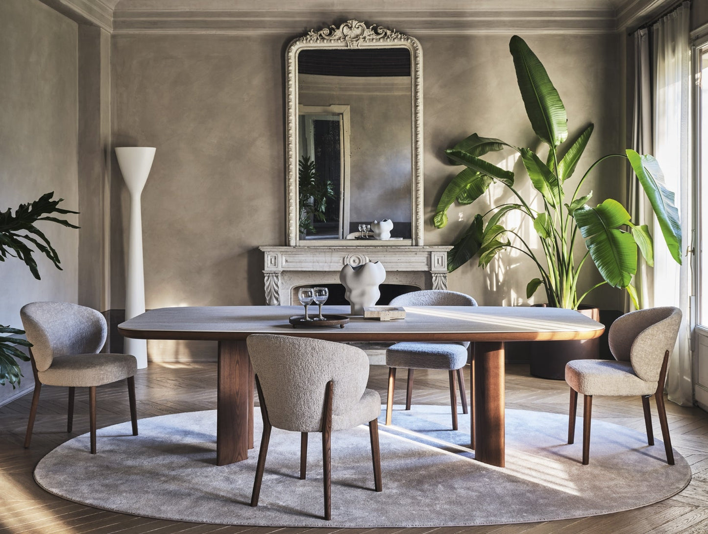 Mara spisestuestol med treben, Nyhet