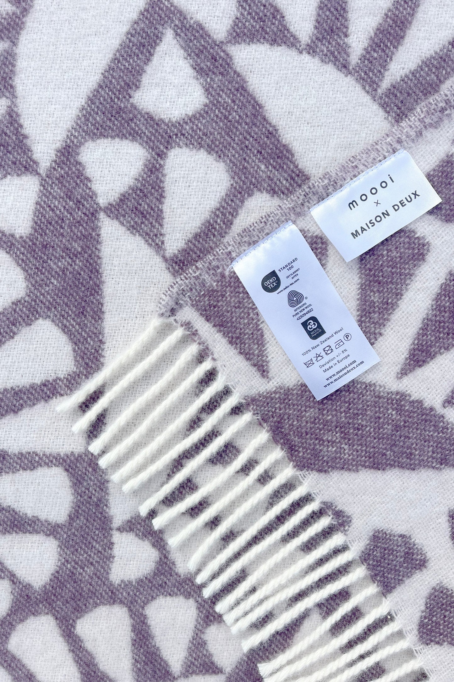 Moooi Woodblock Beetle Ullpledd Plum cream