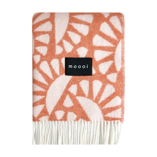 Moooi Woodblock Beetle Ullpledd Rust Cream.