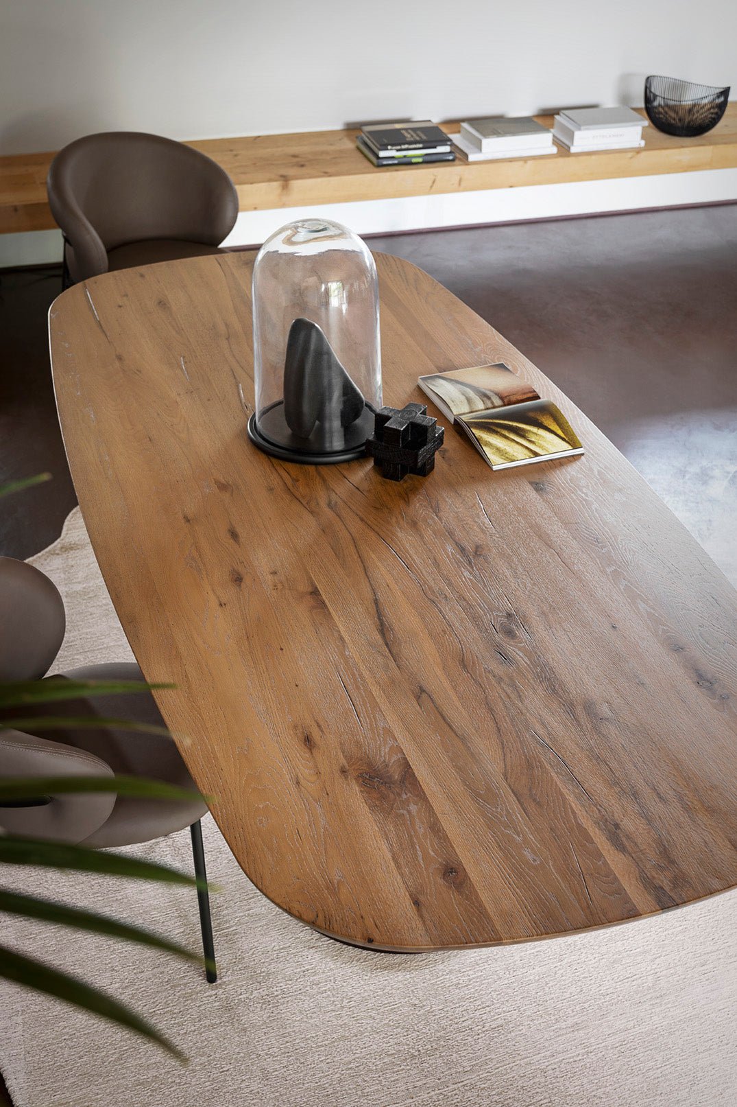 Cameo spisebord i heltre Nyhet, en del av kategorien Spisebord - At Home Interiør