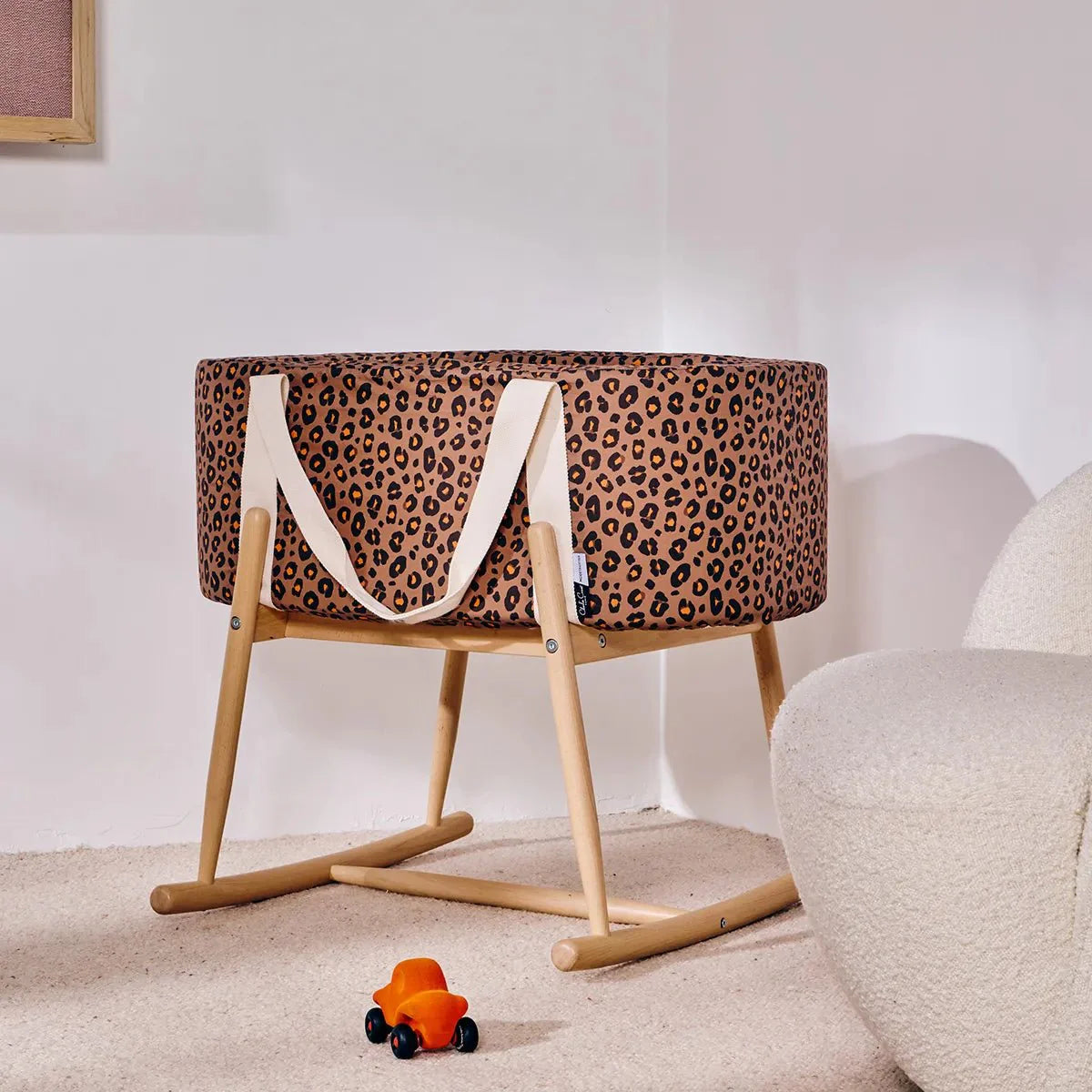 Charlie Crane KUKO Moses Basket, en del av kategorien - At Home Interiør