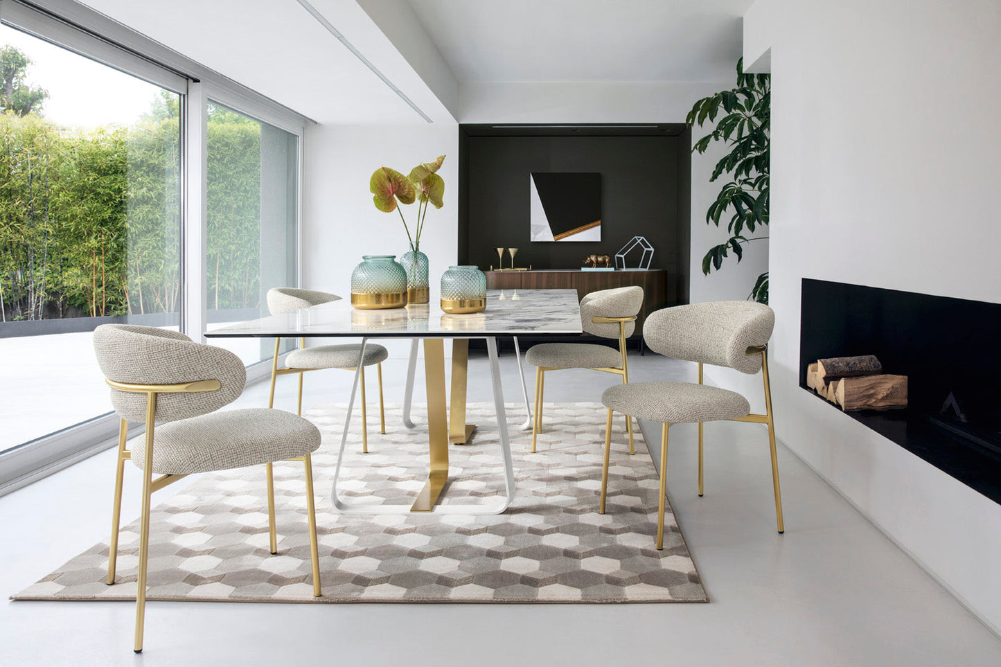 Oleandro spisestuestol med metallben