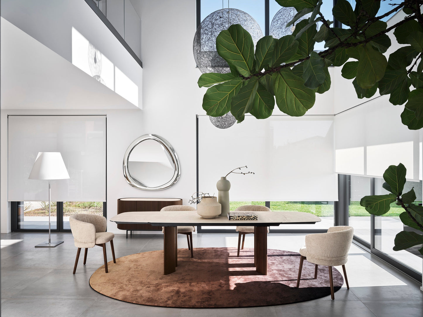 Sandy spisebord med utrekk i begge ender. Nyhet