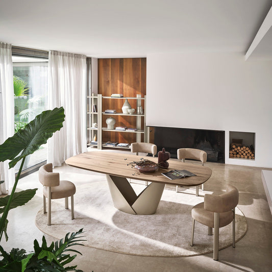 Calla spisebord – heltre eik med metallfot, 2 størrelser