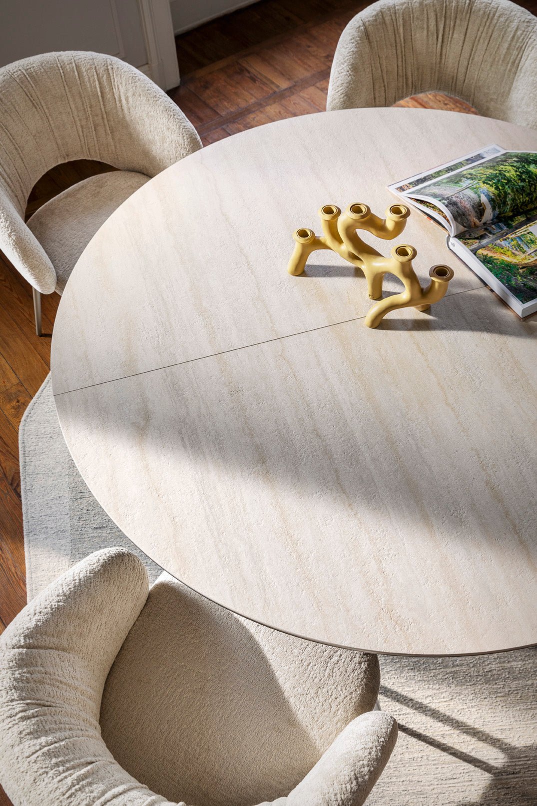 Cyclone rundt spisebord med utrekk, en del av kategorien Spisebord - At Home Interiør