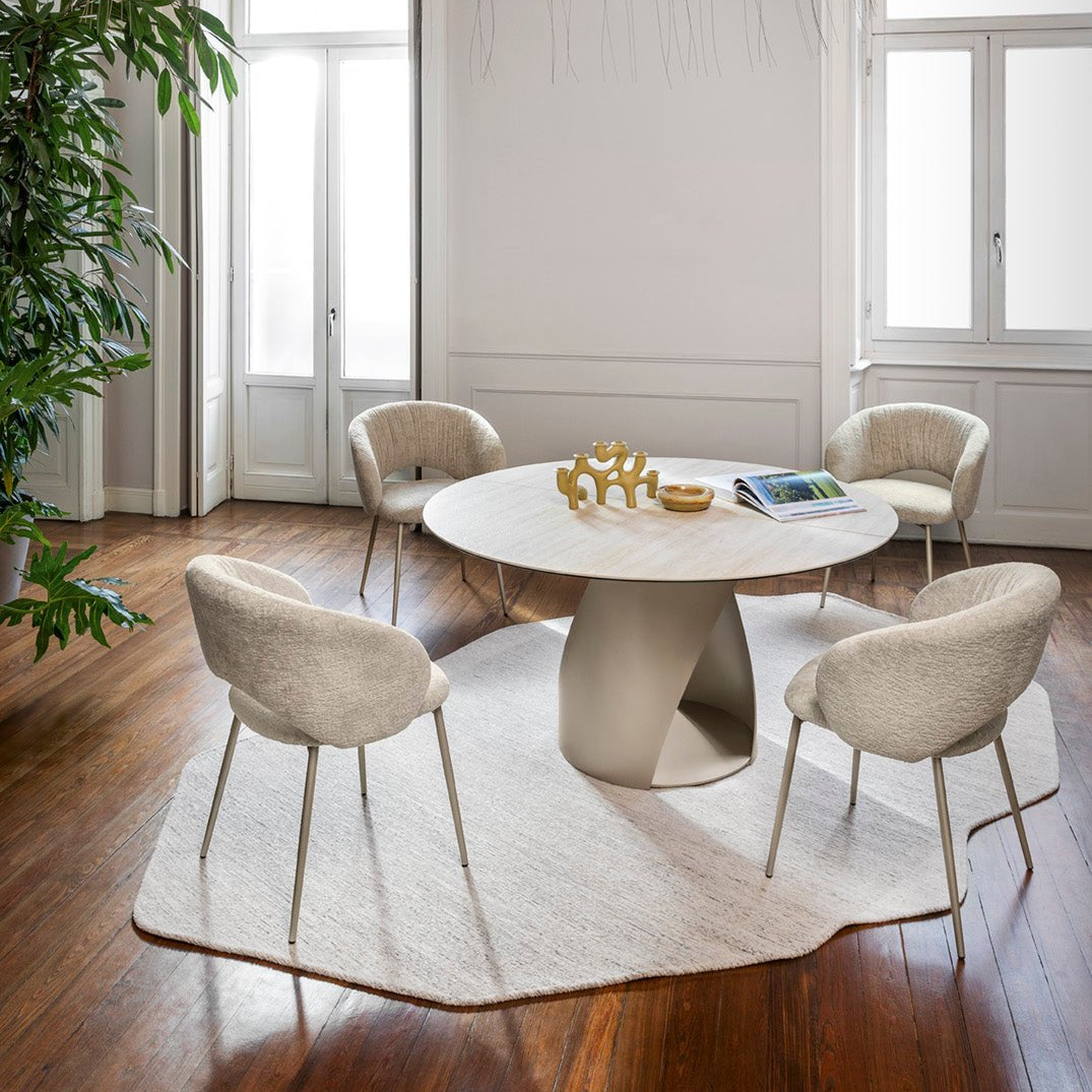 Cyclone rundt spisebord med utrekk, en del av kategorien Spisebord - At Home Interiør