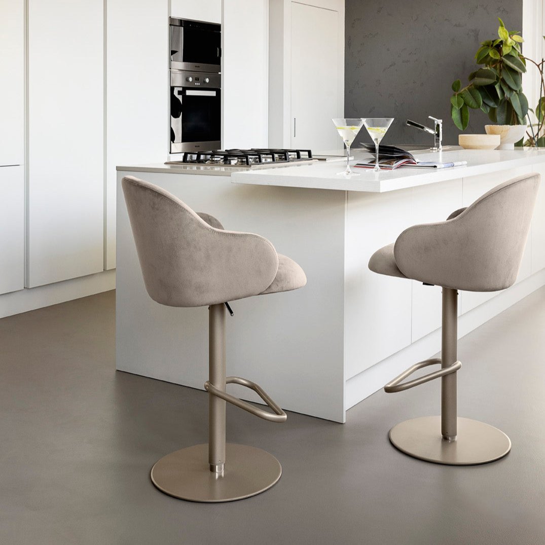 Holly Fab barstol med gaslift, en del av kategorien barkrakker - At Home Interiør