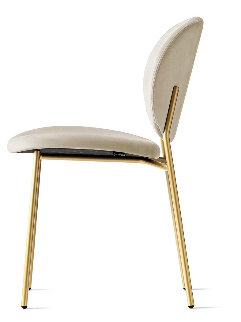 Ines spisestuestol med metallben, CS2004, en del av kategorien spisestuestol - At Home Interiør