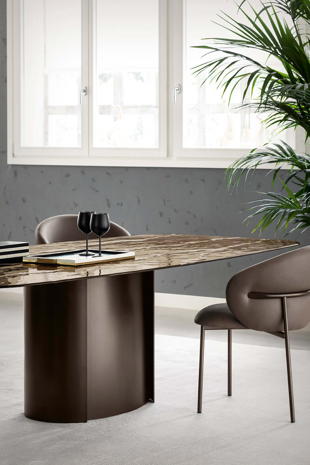 Oleandro spisestuestol 2.0 med metallben NYHET, en del av kategorien spisestuestol - At Home Interiør