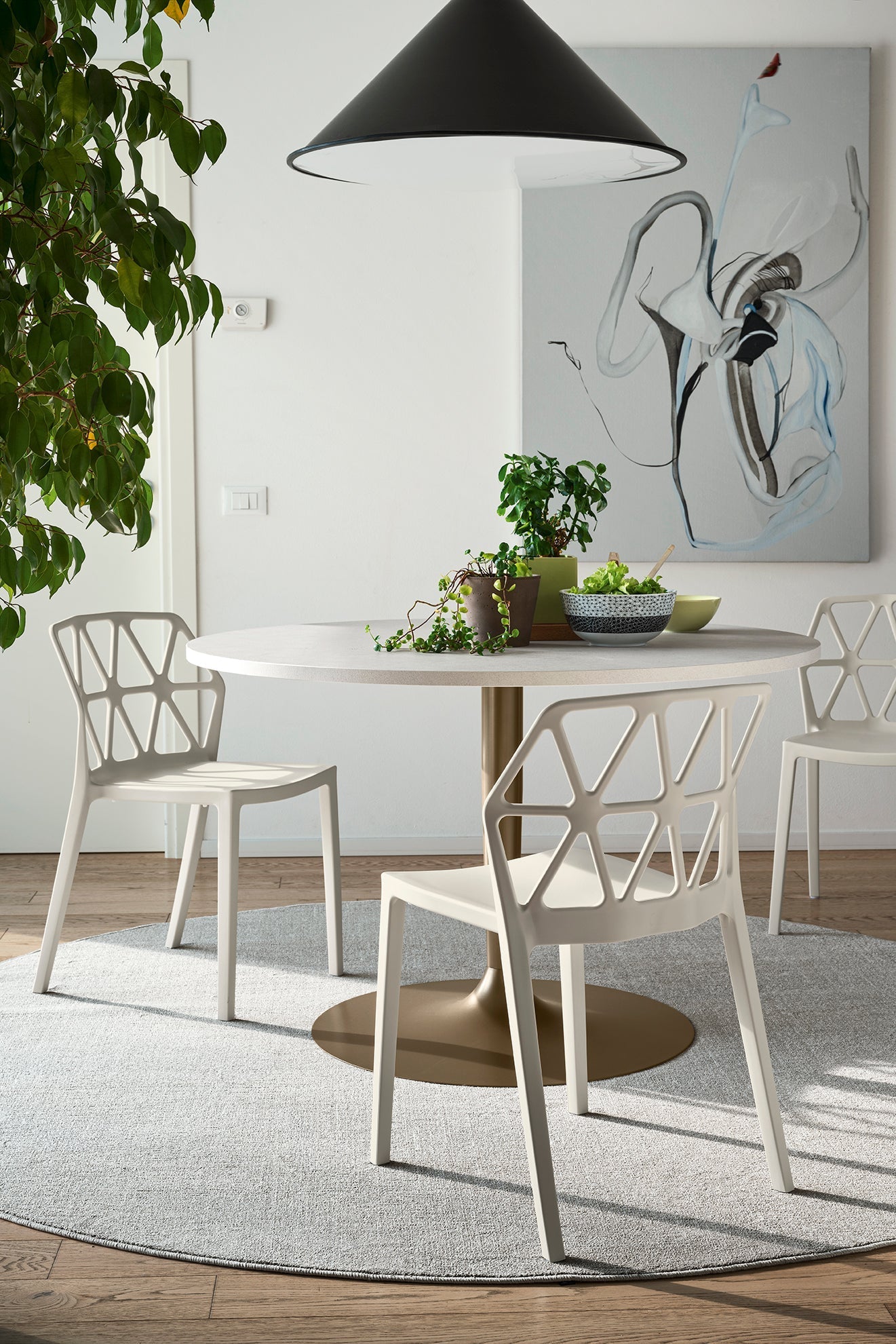 Planet 90/120 spisebord, en del av kategorien Spisebord - At Home Interiør