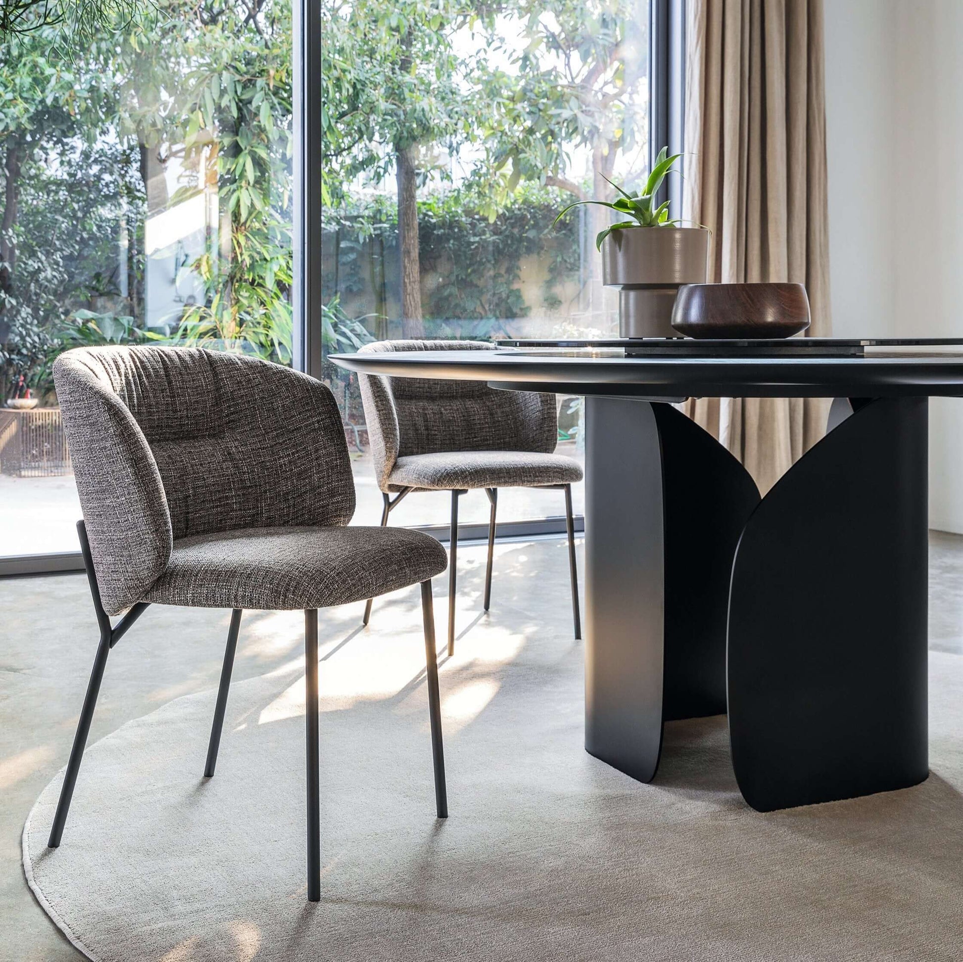 Sweel spisestuestol, metallben, en del av kategorien spisestuestol - At Home Interiør