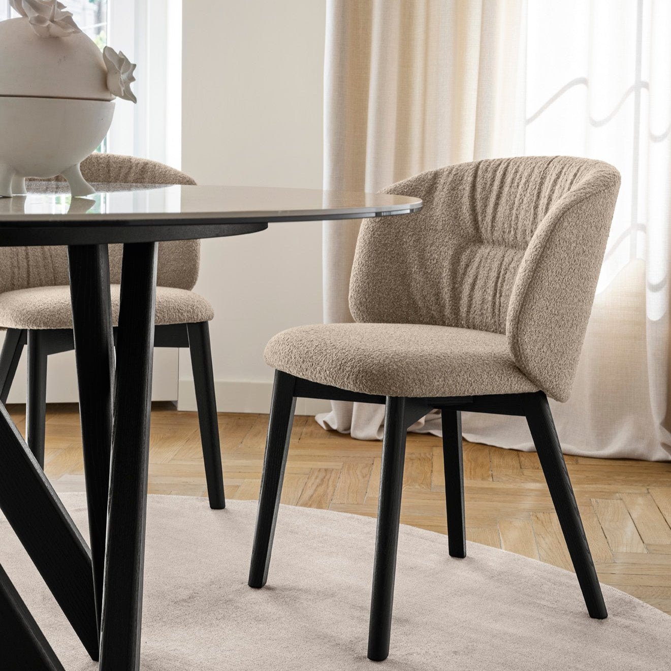 Sweel spisestuestol, treben, en del av kategorien spisestuestol - At Home Interiør