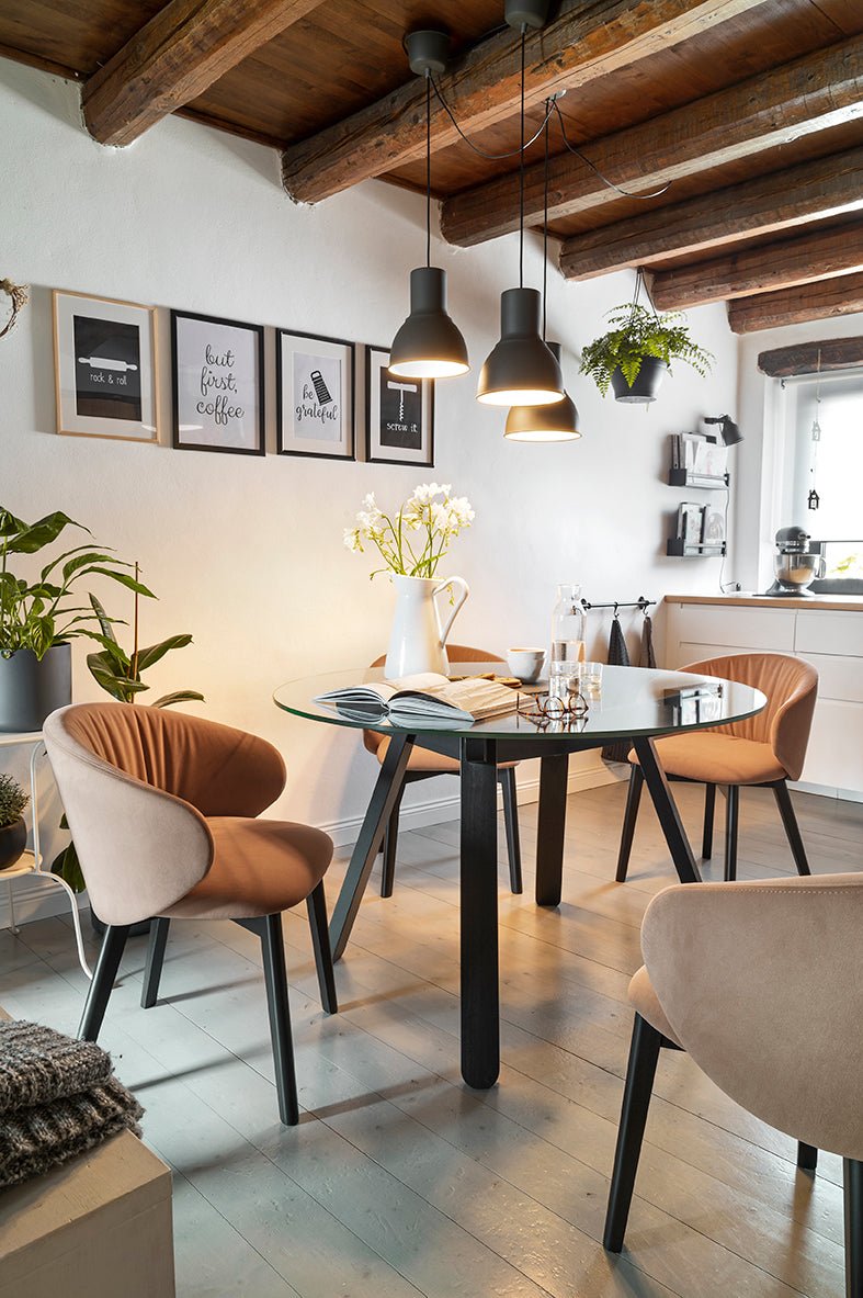 Tuka soft spisestuestol med treben, CB2162, en del av kategorien spisestuestol - At Home Interiør