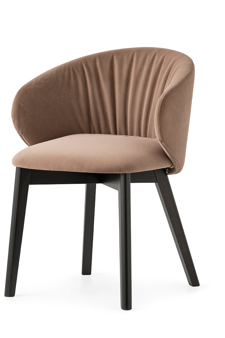 Tuka soft spisestuestol med treben, CB2162, en del av kategorien spisestuestol - At Home Interiør