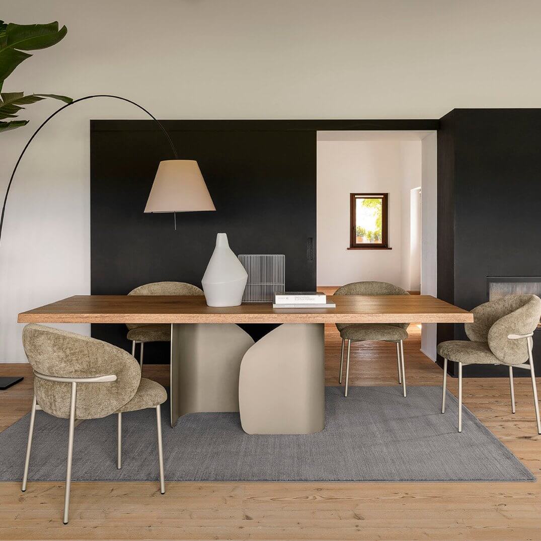 Twins spisebord i heltre Nyhet, en del av kategorien Spisebord - At Home Interiør