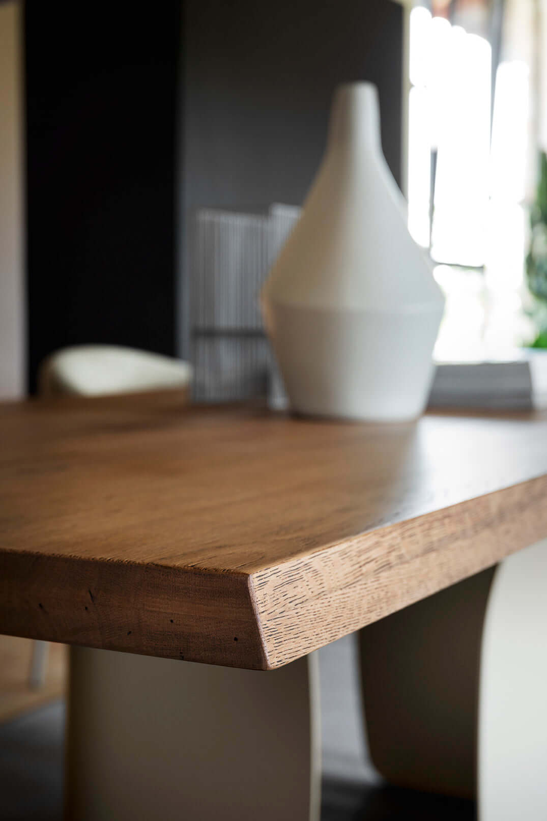 Twins spisebord i heltre Nyhet, en del av kategorien Spisebord - At Home Interiør