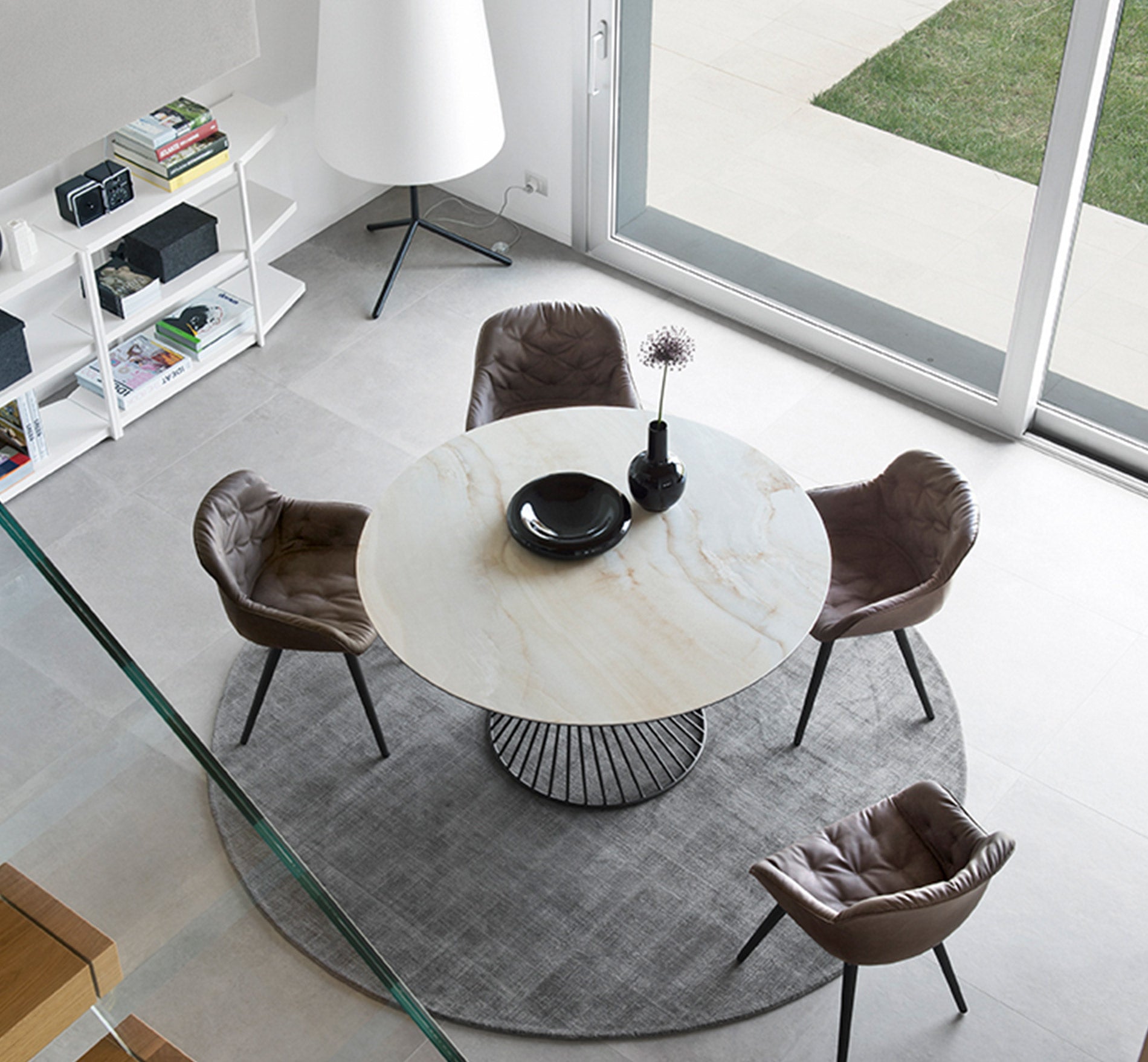 Vortex 140 Ceramic spisebord, en del av kategorien Spisebord - At Home Interiør