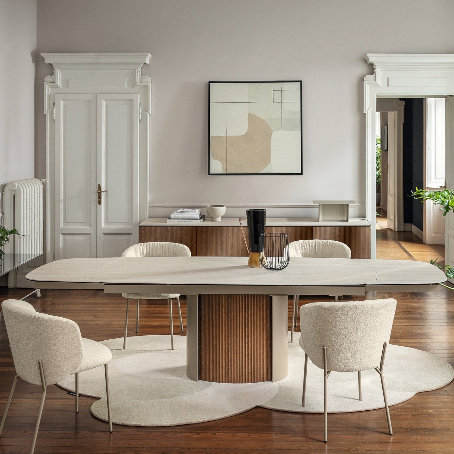 Yoroi 165 Spisebord utrekkbart 165 - 241 cm, en del av kategorien Spisebord - At Home Interiør